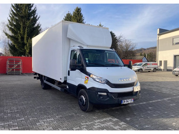 بصندوق مغلق شاحنة IVECO Daily 70c18