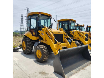 حفار متعدد الاستخدام JCB 3CX