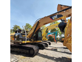 حفارات زحافة CATERPILLAR 320D2