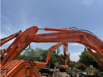حفارة على عجلات HITACHI