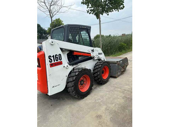 شيول صغير USED BOBCAT S160 Skid-steer Loader Bobcat S160 Carry Sweeper with Very Good Performance Is for Sale at a Low Price.: صور 4