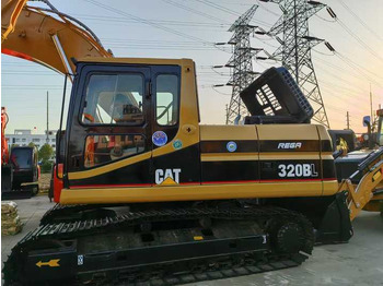 حفارة Used Cat Excavator Japan 20 Tons Digger Machinery Caterpillar CAT 320BL for Sale Cat 320B 320BL 320C 320D 320CL 320DL in Stock: صور 2