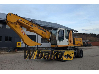 حفارة على عجلات LIEBHERR A 924