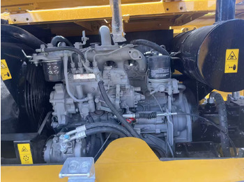 حفارات زحافة CATERPILLAR 323D2L: صور 4