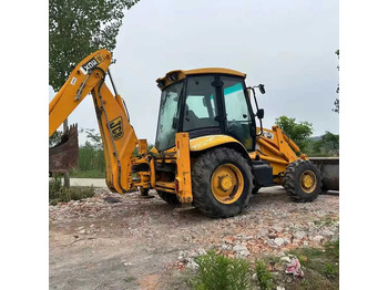 حفار متعدد الاستخدام JCB 3CX