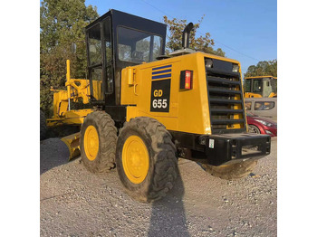 آلة تسوية الأرض KOMATSU