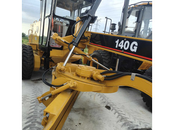 آلة تسوية الأرض CATERPILLAR 140H