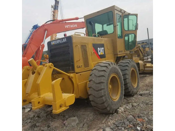 آلة تسوية الأرض CATERPILLAR 140G