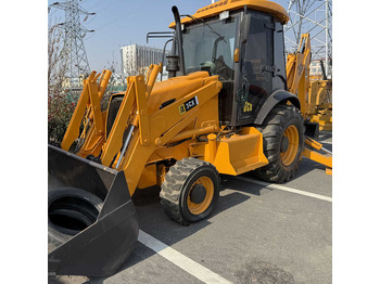 حفار متعدد الاستخدام JCB 3CX