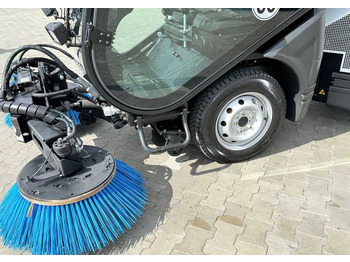 سياره كنس شوارع Nilfisk Nilfisk City Ranger 3500 – Articulated Municipal Sweeper | Year 2017 | On: صور 3