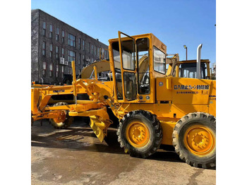 آلة تسوية الأرض KOMATSU