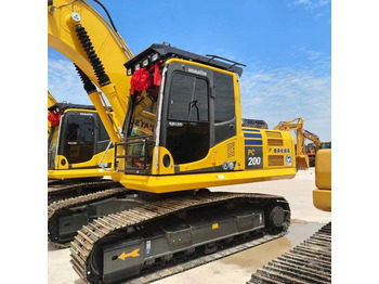 حفارة KOMATSU PC200-8