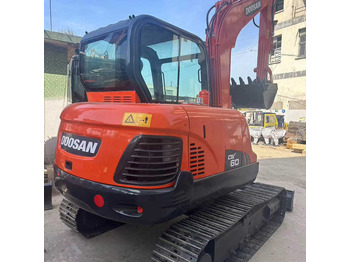 حفارات زحافة DOOSAN DX60