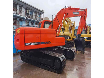 حفارة DOOSAN DX225LC
