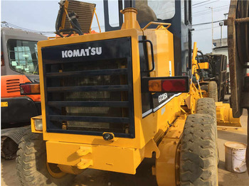 آلة تسوية الأرض Used Komatsu GD305 Motor Grader Cheap Price Komatsu Road Grader GD305 Good Condition in China: صور 3