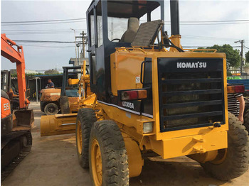 آلة تسوية الأرض Used Komatsu GD305 Motor Grader Cheap Price Komatsu Road Grader GD305 Good Condition in China: صور 4