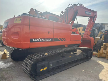 حفارات زحافة DOOSAN DX225LC