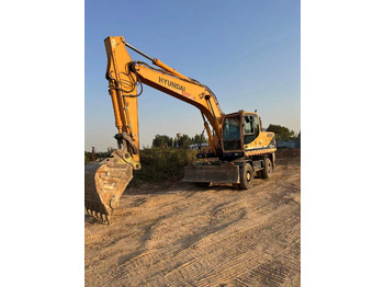 حفارة على عجلات HYUNDAI R210