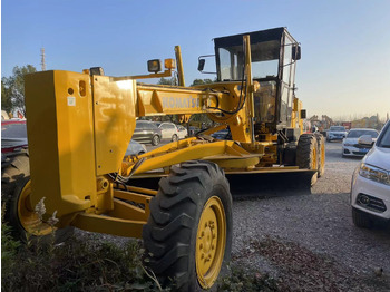 آلة تسوية الأرض KOMATSU