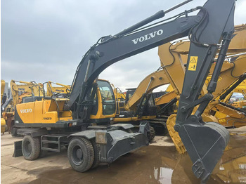 حفارة على عجلات VOLVO