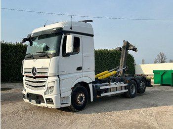 شاحنة ذات الخطاف MERCEDES-BENZ Actros