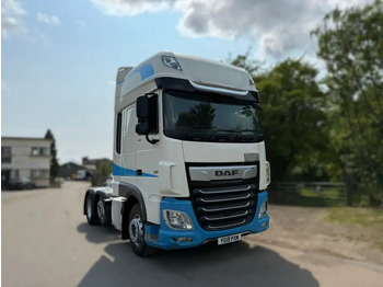 شاحنة جرار DAF XF 105