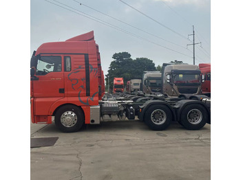 شاحنة جرار SINOTRUK