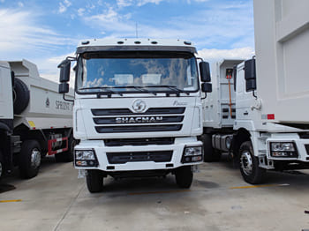 شاحنة لنقل البضائع الحرة SHACMAN Shacman Tractor Truck for Sale in Malawi: صور 2 شاحنة لنقل البضائع الحرة SHACMAN Shacman Tractor Truck for Sale in Malawi: صور 2