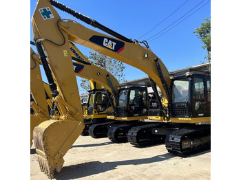 حفارات زحافة CATERPILLAR 320D2