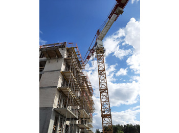 رافعة برجية LIEBHERR