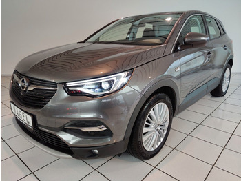 سيارة دفع رباعي OPEL