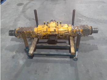 المحور و قطع الغيار