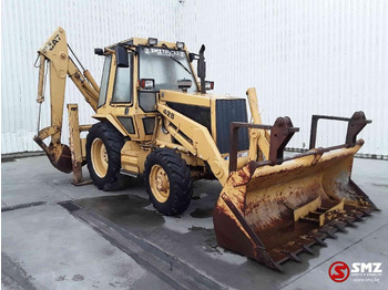 حفار متعدد الاستخدام CATERPILLAR 428