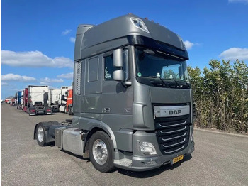 شاحنة جرار DAF XF 440