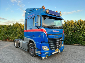 شاحنة جرار DAF XF 460