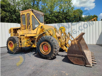 اللودر بعجل CATERPILLAR 966C