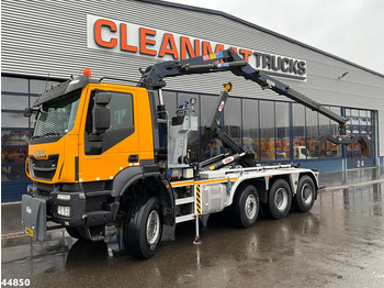 شاحنة ذات الخطاف IVECO Trakker