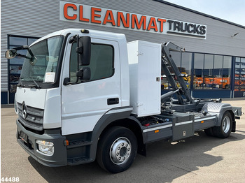 شاحنة ذات الخطاف MERCEDES-BENZ Atego 1218