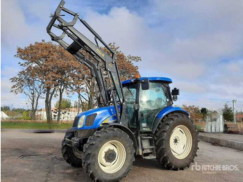 جرار NEW HOLLAND T6000