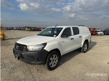 شاحنة البيك أب TOYOTA Hilux
