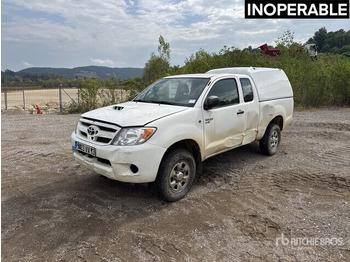 شاحنة البيك أب TOYOTA Hilux