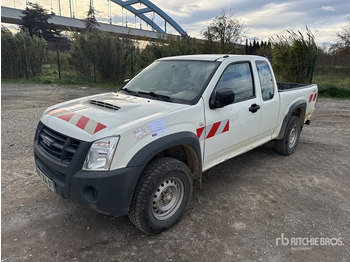 شاحنة البيك أب ISUZU