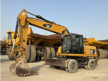 حفارة على عجلات CATERPILLAR M318D