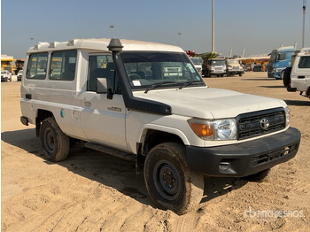 سيارة دفع رباعي TOYOTA Land Cruiser