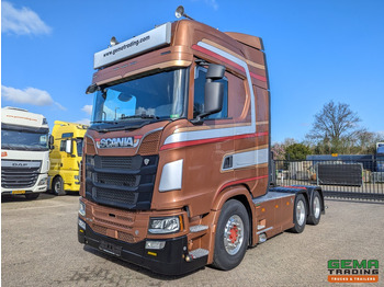 شاحنة جرار SCANIA S 730