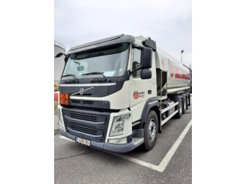 شاحنة صهريج VOLVO FM