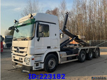 شاحنة ذات الخطاف MERCEDES-BENZ Actros 2551