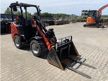 لودر مفصلي صغير Manitou MLA 2-25H-4P: صور 5