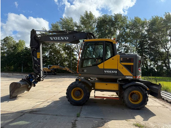 حفارة على عجلات VOLVO EWR150E