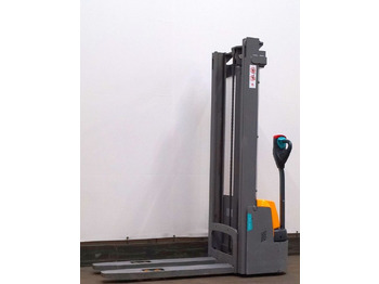 معدات تكديس JUNGHEINRICH EJC